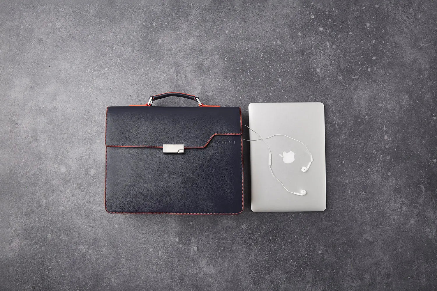 Benefits of buying a leather bag Evan Red