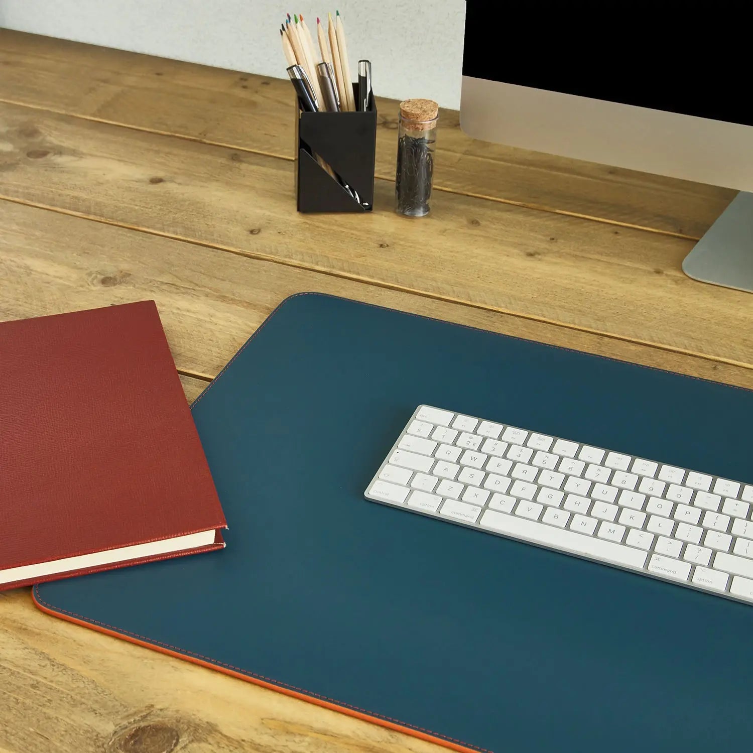 Petrol Desk Mat Evan Red